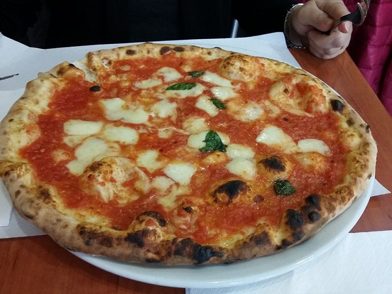Pizzeria Giuliano. Margherita