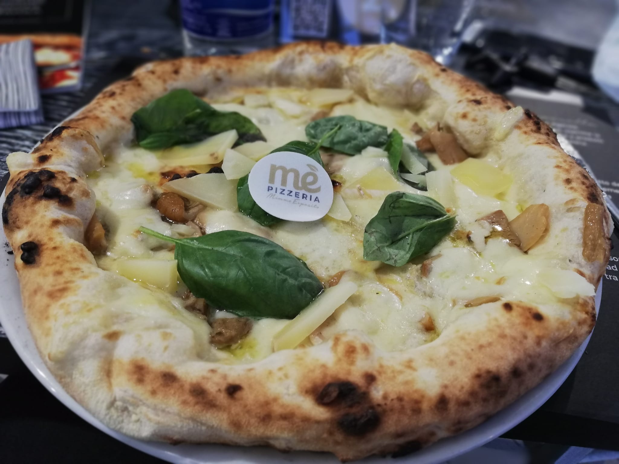 La "Caciocavallo" di Mimmo Esposito (Pizzeria Mè)