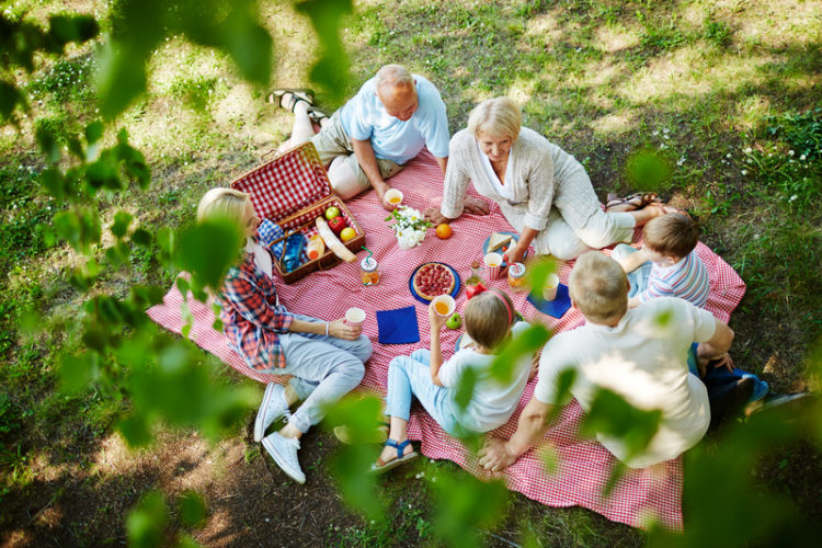Tutti all'aria aperta: il trend del momento è il picnic!