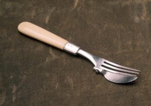 Quella forchetta che ci sembra esistita da tempo. Storia di un utensile considerato anche poco virile.